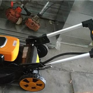 82V5AH鋰電池草坪機，20寸加厚鋼底盤，帶自走功能，靜音環(huán)保高效